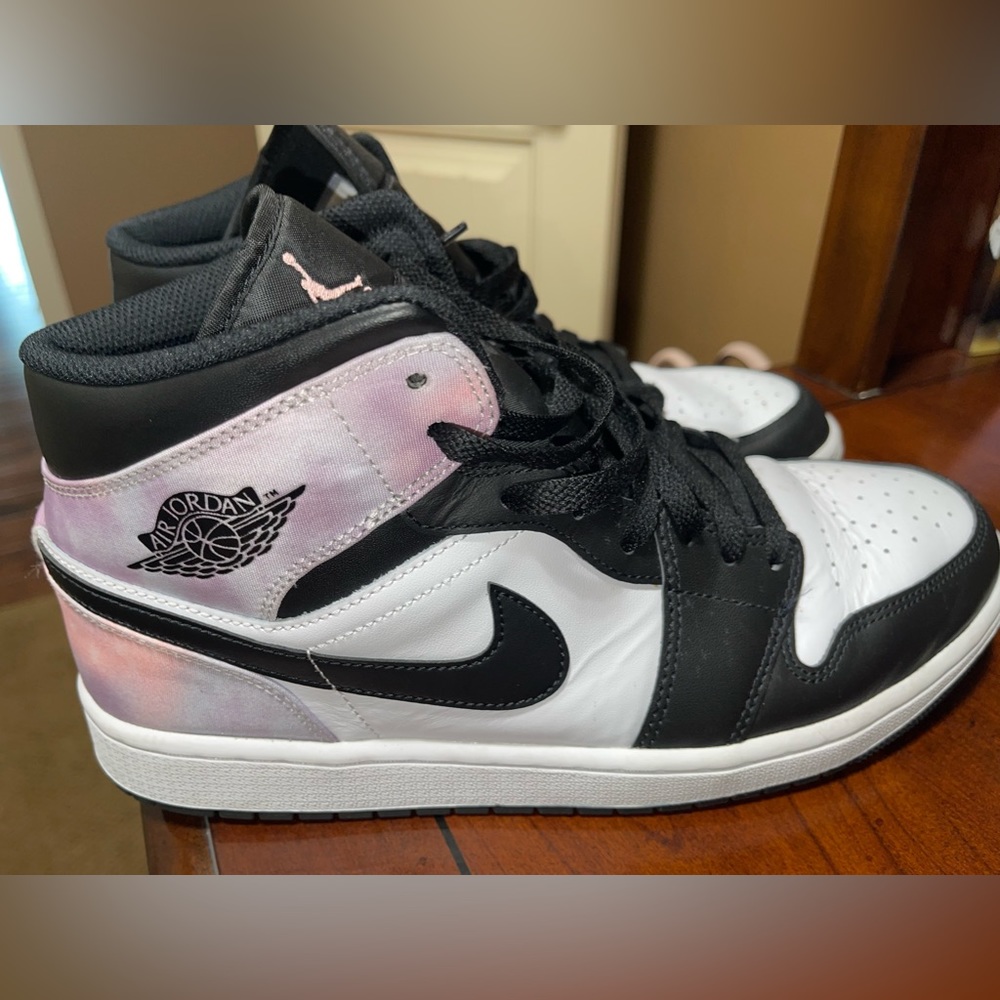 Jordan 1 Mid SE “Tie Dye” Men’s shoe